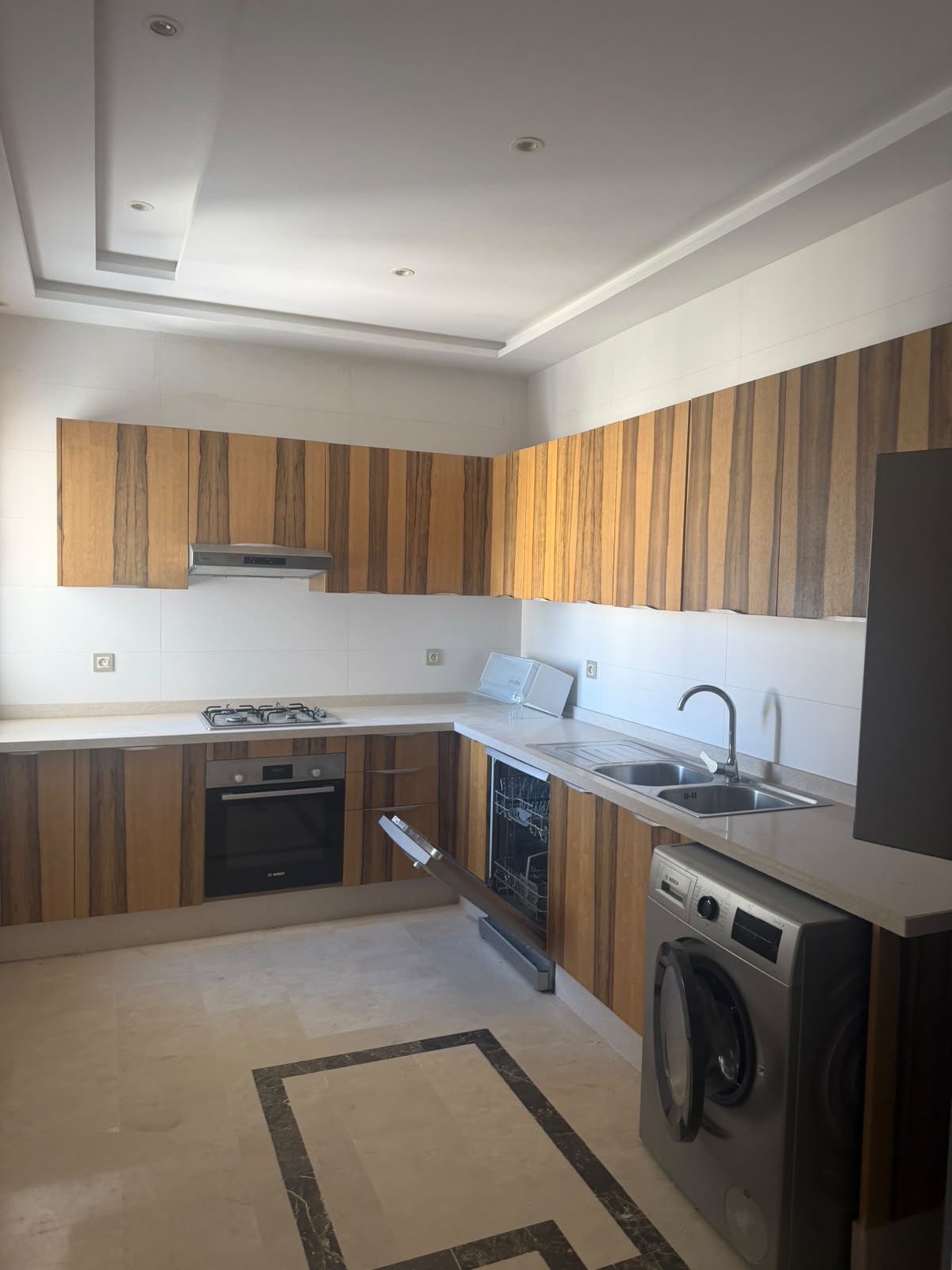 d2f84fb7-cf0a-4603-9470-fe04e582267c appartement de lux a louer