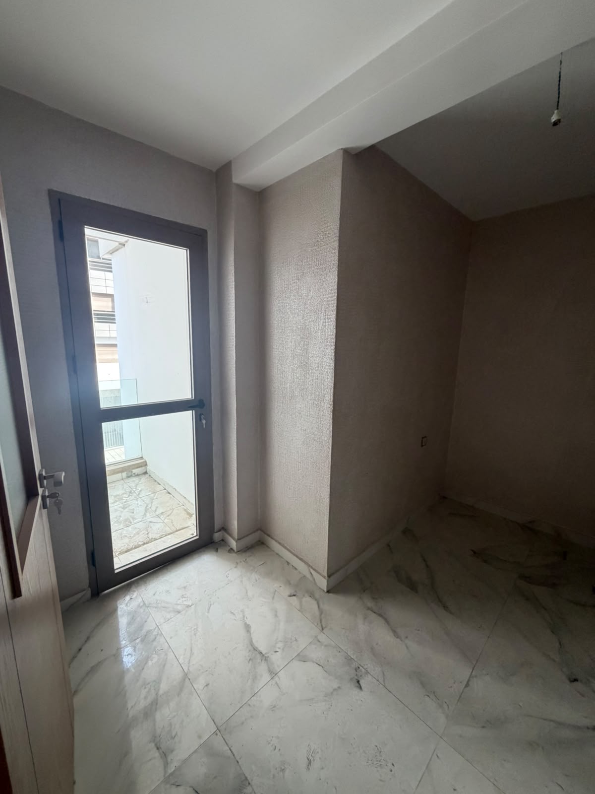 APPARTEMENT VIDE