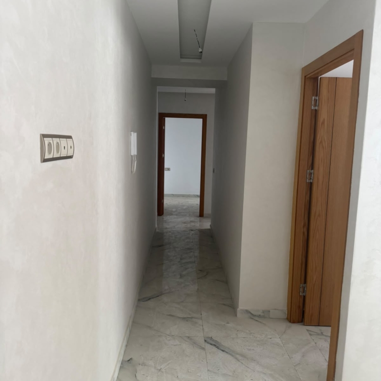 APPARTEMENT VIDE
